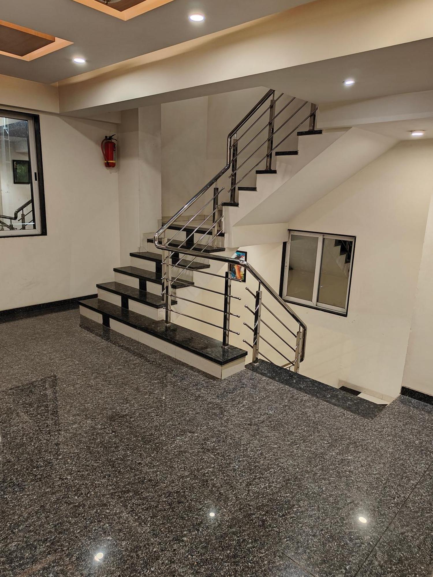 Hotel Sahyog & Rooms سورات المظهر الخارجي الصورة