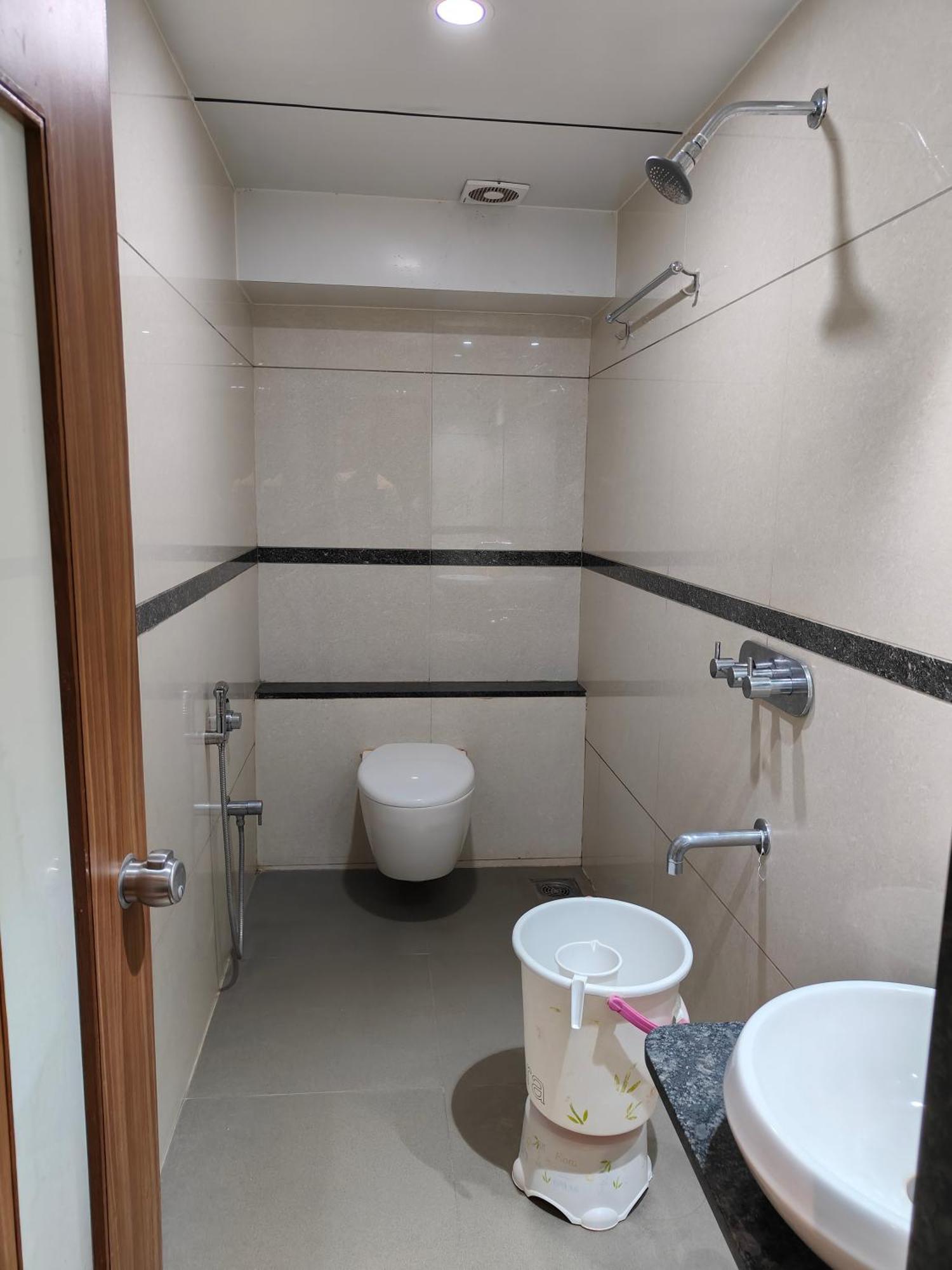 Hotel Sahyog & Rooms سورات المظهر الخارجي الصورة